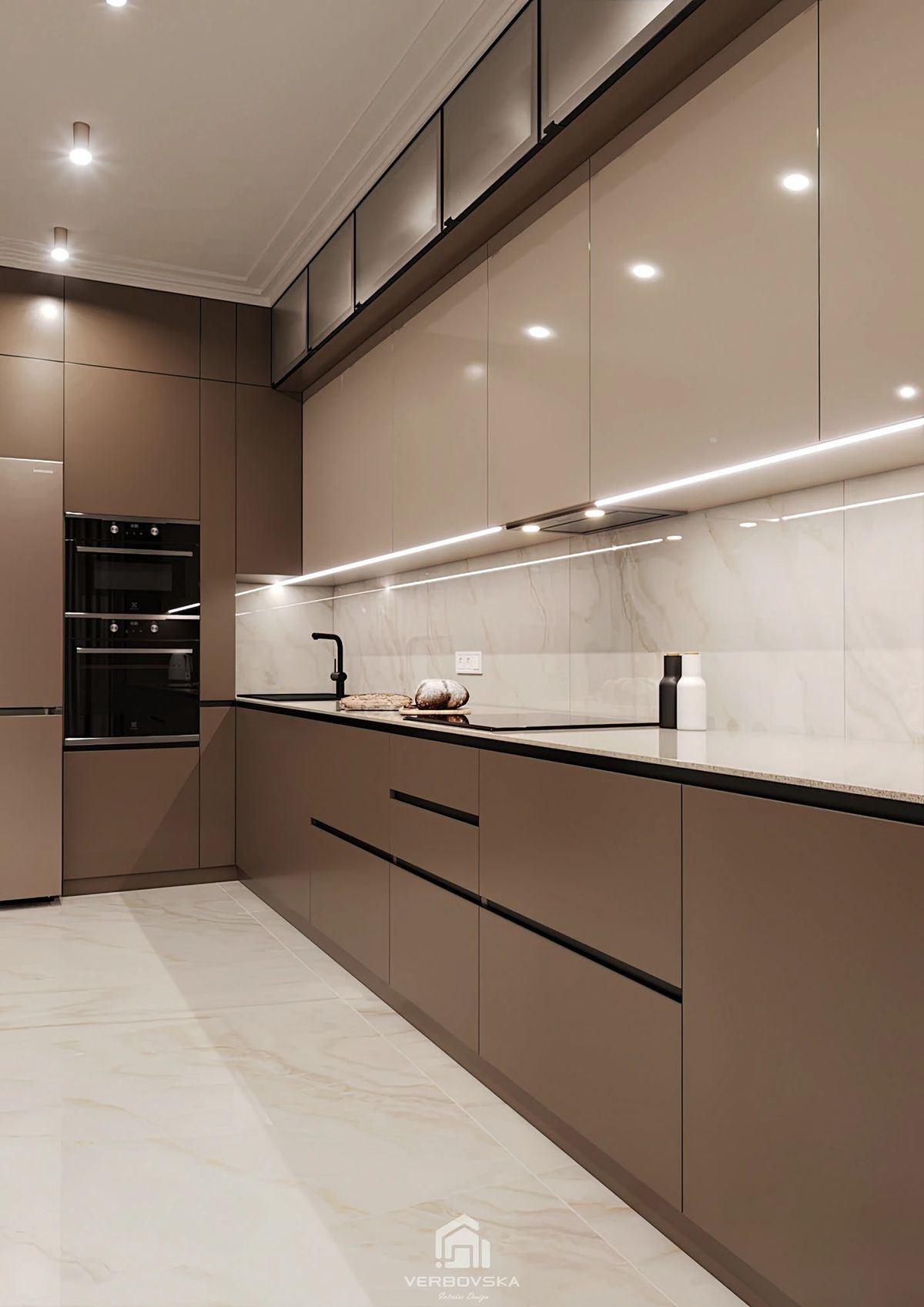 مطبخ كلاسيك بلمسة ذهبية